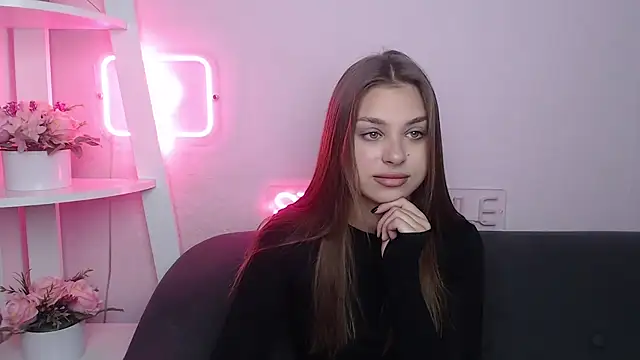 Snapshot of MilanaAngelAs chatting on 4, 10, 2025 MilanaAngelAs online show from 4, 10, 2025