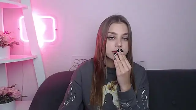 Snapshot of MilanaAngelAs chatting on 7, 10, 2025 MilanaAngelAs online show from 7, 10, 2025