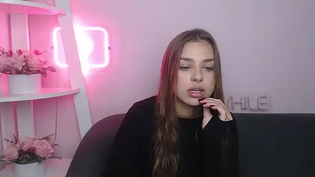 Snapshot of MilanaAngelAs chatting on 18, 10, 2025 MilanaAngelAs online show from 18, 10, 2025