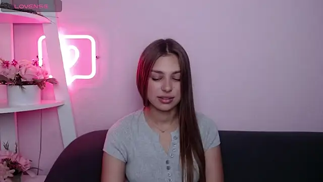 Snapshot of MilanaAngelAs chatting on 27, 6, 2026 MilanaAngelAs online show from 27, 6, 2026