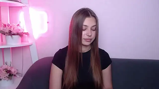 Snapshot of MilanaAngelAs chatting on 4, 7, 2026 MilanaAngelAs online show from 4, 7, 2026