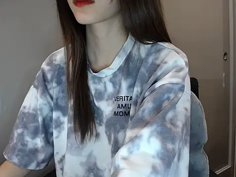 LiDonnaa online show from 4, 12, 2025