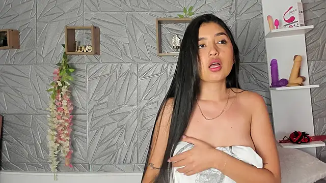 LilithKlain  online show from 13, 1, 2025