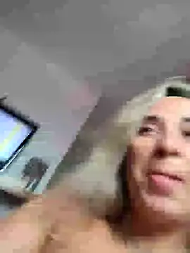 Snapshot of annamell chatting on 6, 1, 2025 annamell online show from 6, 1, 2025