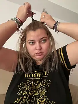 AllysonK online show from 31, 12, 2024