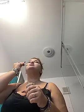 AllysonK online show from 8, 1, 2025