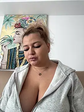 AllysonK online show from 17, 1, 2025