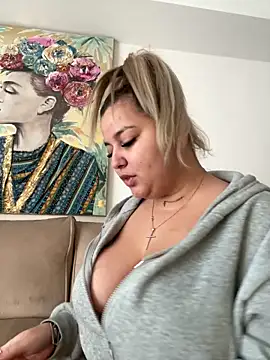 AllysonK online show from 12, 3, 2025