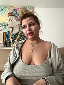 Snapshot of AllysonK chatting on 18, 12, 2025 AllysonK online show from 18, 12, 2025