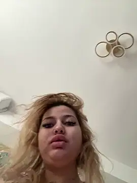 Snapshot of AllysonK chatting on 13, 2, 2026 AllysonK online show from 13, 2, 2026