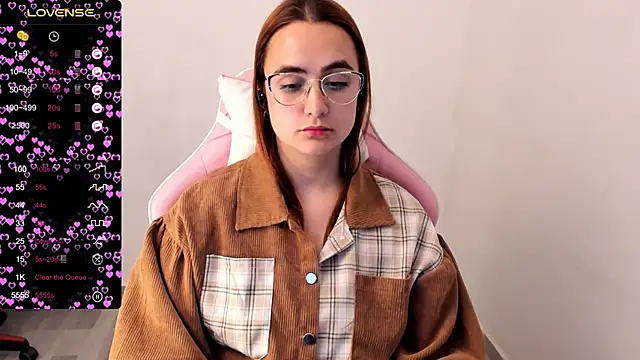 Snapshot of maryluna95 chatting on 7, 2, 2025 maryluna95 online show from 7, 2, 2025