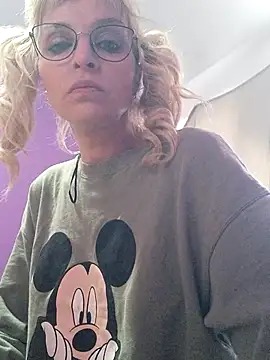 Snapshot of BritneyHudson chatting on 2, 2, 2026 BritneyHudson online show from 2, 2, 2026