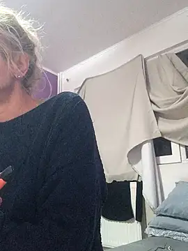 Snapshot of BritneyHudson chatting on 4, 2, 2026 BritneyHudson online show from 4, 2, 2026