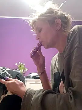 Snapshot of BritneyHudson chatting on 3, 3, 2026 BritneyHudson online show from 3, 3, 2026