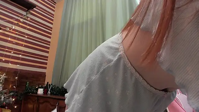 Snapshot of MilanaMua chatting on 14, 12, 2025 MilanaMua online show from 14, 12, 2025