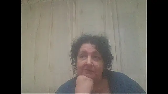 Snapshot of maturekorine chatting on 13, 10, 2025 maturekorine online show from 13, 10, 2025