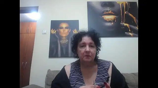 Snapshot of maturekorine chatting on 23, 10, 2025 maturekorine online show from 23, 10, 2025