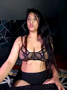 Snapshot of Susan-Rumie chatting on 19, 12, 2024 Susan-Rumie online show from 19, 12, 2024
