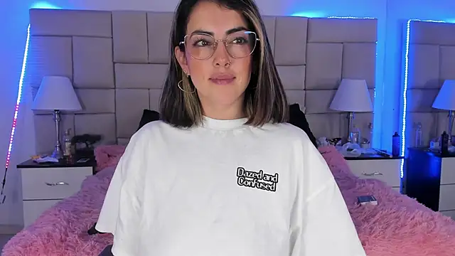 IsisLoveyes  online show from 10, 12, 2024