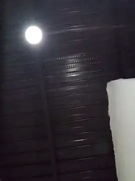 Snapshot of KarameloVzla chatting on 8, 11, 2025 KarameloVzla online show from 8, 11, 2025