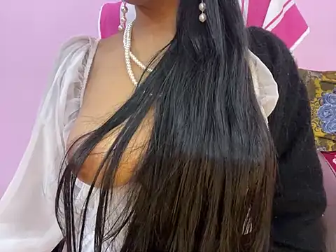 Snapshot of roshni-5 chatting on 1, 1, 2025 roshni-5 online show from 1, 1, 2025