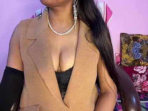 Snapshot of roshni-5 chatting on 11, 1, 2025 roshni-5 online show from 11, 1, 2025