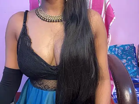 Snapshot of roshni-5 chatting on 10, 3, 2025 roshni-5 online show from 10, 3, 2025