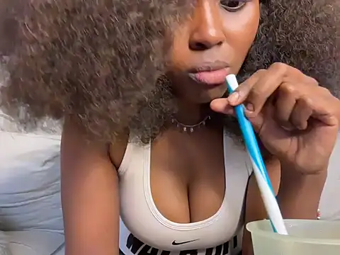 Snapshot of Chocolate_queen2 chatting on 12, 6, 2026 Chocolate queen2 online show from 12, 6, 2026