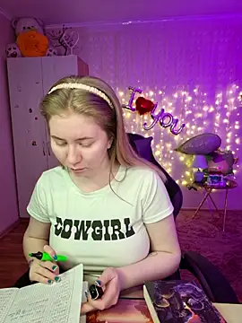 D0nna  online show from 2, 4, 2026