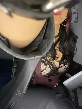  Gothiccbitch  online show from 7, 2, 2025