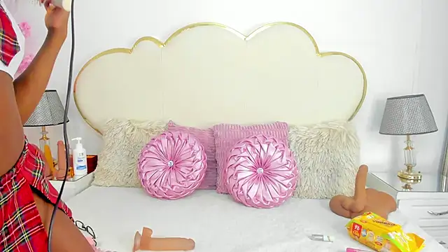 CahitlinBell online show from 30, 9, 2025