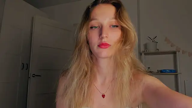  Lora Palmer online show from 8, 9, 2025