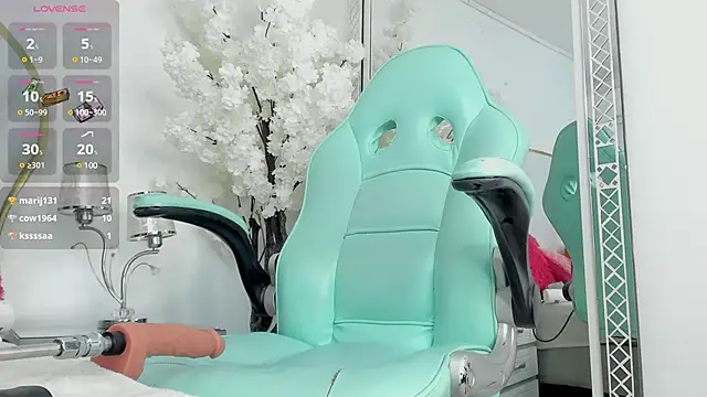 EmmaCrush online show from 8, 3, 2025