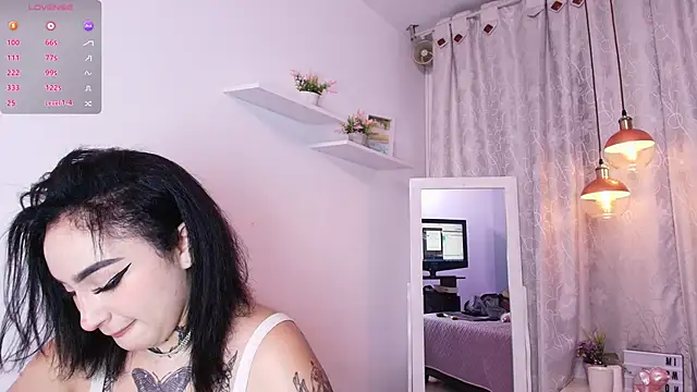 Snapshot of bella-green chatting on 30, 12, 2024 bella-green online show from 30, 12, 2024