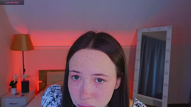 Hayle Hill online show from 2, 11, 2025