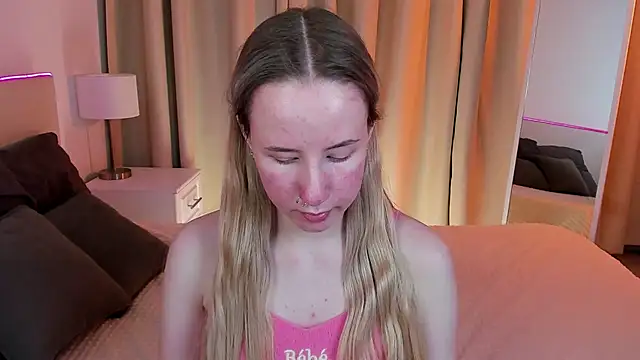 Cassie Kelman online show from 28, 2, 2025