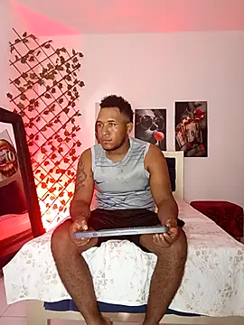 Snapshot of ARTHUR_MINI chatting on 8, 10, 2025 ARTHUR MINI online show from 8, 10, 2025