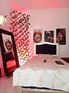 Snapshot of ARTHUR_MINI chatting on 9, 10, 2025 ARTHUR MINI online show from 9, 10, 2025