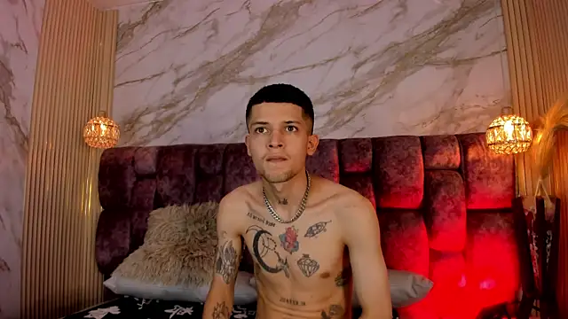 kendalltaylorr online show from 12, 4, 2026