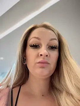 Snapshot of Teya_moon_ chatting on 11, 12, 2024 Teya moon online show from 11, 12, 2024