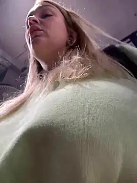 Snapshot of Teya_moon_ chatting on 20, 12, 2024 Teya moon online show from 20, 12, 2024