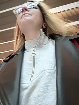 Snapshot of Teya_moon_ chatting on 27, 12, 2024 Teya moon online show from 27, 12, 2024