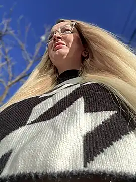 Snapshot of Teya_moon_ chatting on 3, 1, 2025 Teya moon online show from 3, 1, 2025