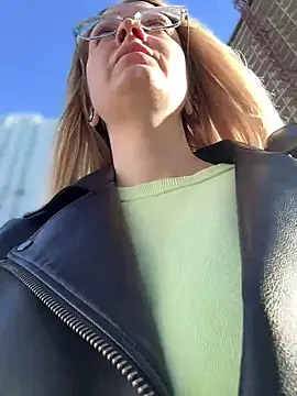 Snapshot of Teya_moon_ chatting on 8, 1, 2025 Teya moon online show from 8, 1, 2025