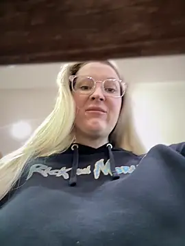 Snapshot of Teya_moon_ chatting on 10, 1, 2025 Teya moon online show from 10, 1, 2025