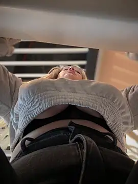 Snapshot of Teya_moon_ chatting on 22, 1, 2025 Teya moon online show from 22, 1, 2025