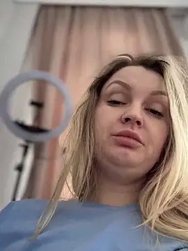 Snapshot of Teya_moon_ chatting on 7, 2, 2025 Teya moon online show from 7, 2, 2025