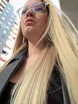 Snapshot of Teya_moon_ chatting on 15, 2, 2025 Teya moon online show from 15, 2, 2025