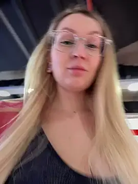 Snapshot of Teya_moon_ chatting on 22, 2, 2025 Teya moon online show from 22, 2, 2025