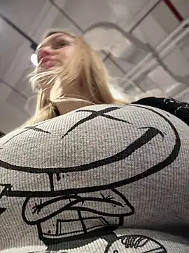 Snapshot of Teya_moon_ chatting on 23, 2, 2025 Teya moon online show from 23, 2, 2025